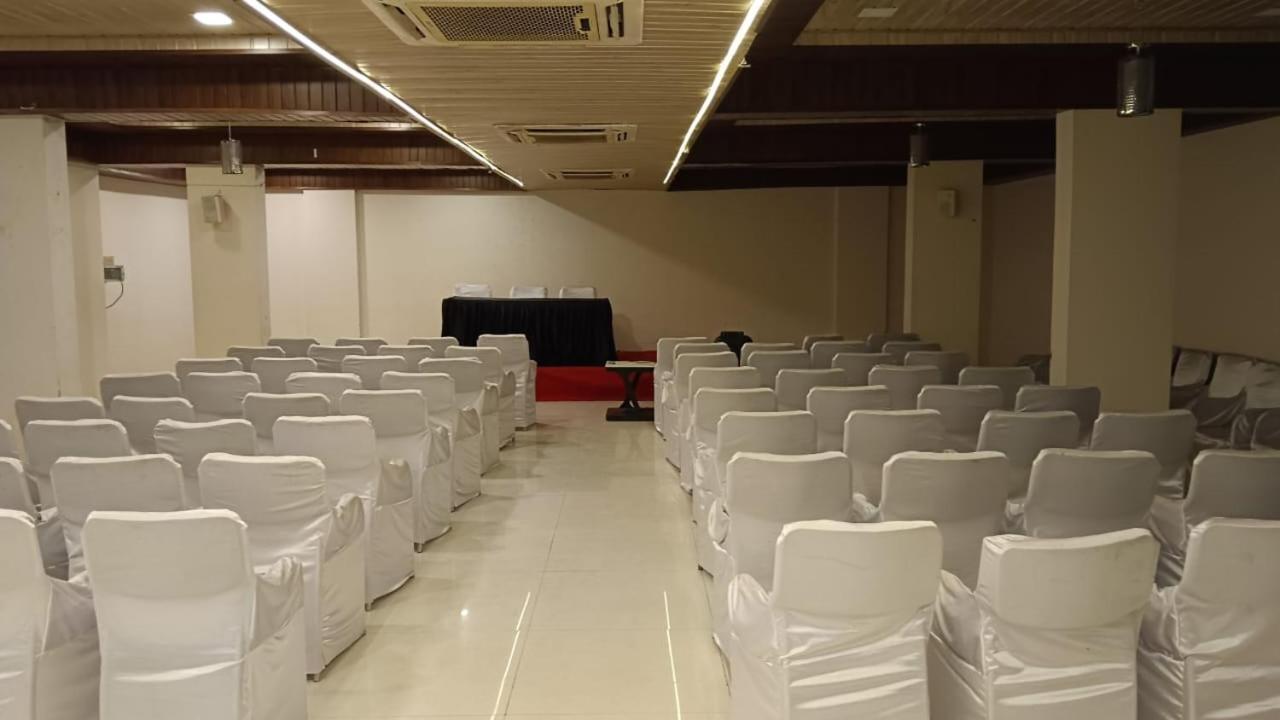 Hotel Executive Silver Inn Aurangābād Extérieur photo