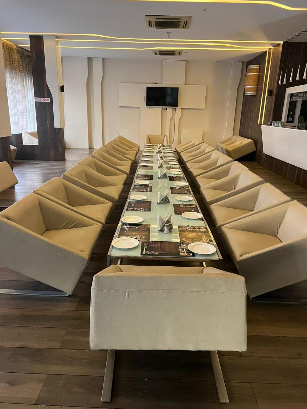 Hotel Executive Silver Inn Aurangābād Extérieur photo