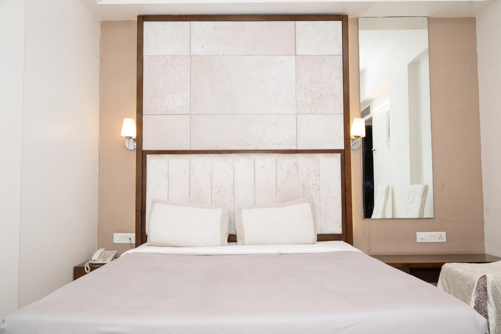 Hotel Executive Silver Inn Aurangābād Extérieur photo