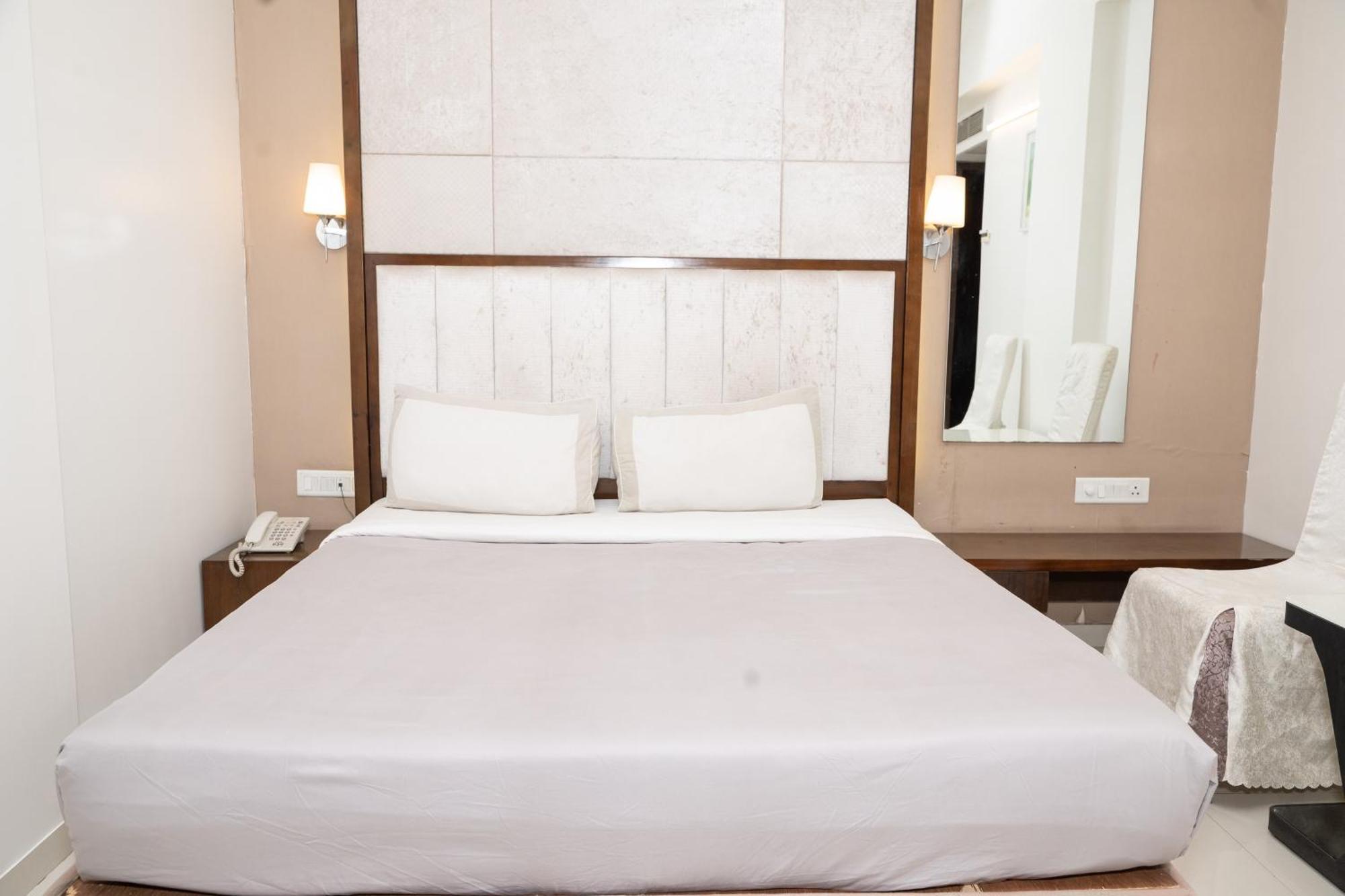 Hotel Executive Silver Inn Aurangābād Extérieur photo