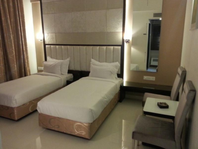 Hotel Executive Silver Inn Aurangābād Extérieur photo