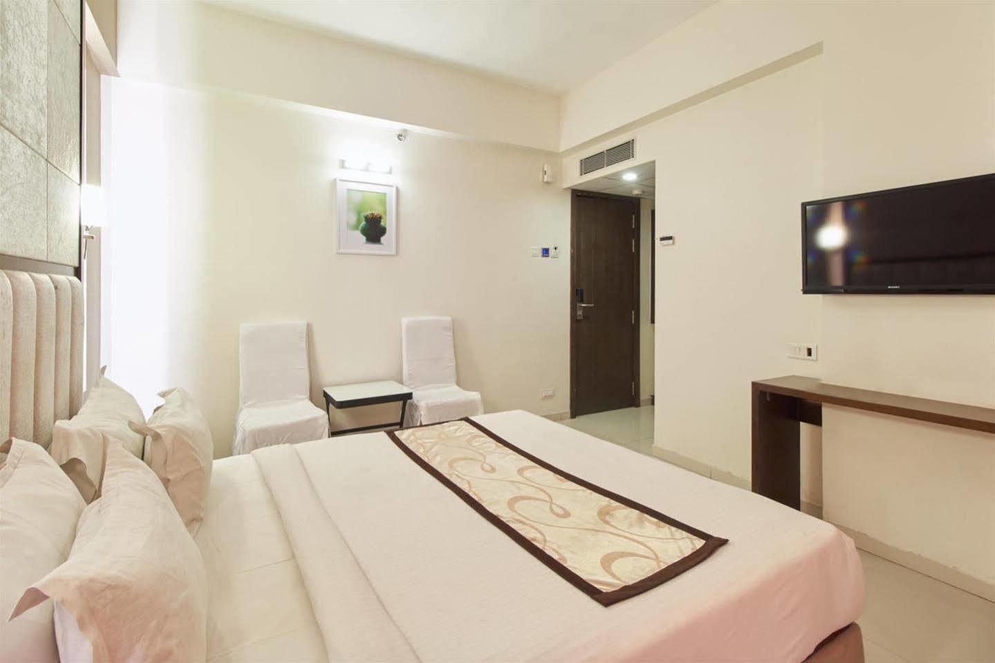 Hotel Executive Silver Inn Aurangābād Extérieur photo