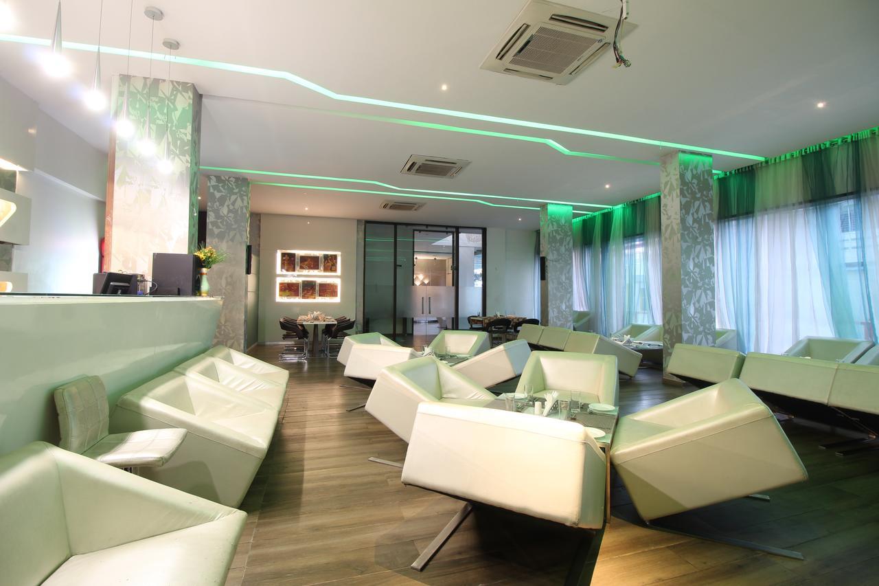 Hotel Executive Silver Inn Aurangābād Extérieur photo