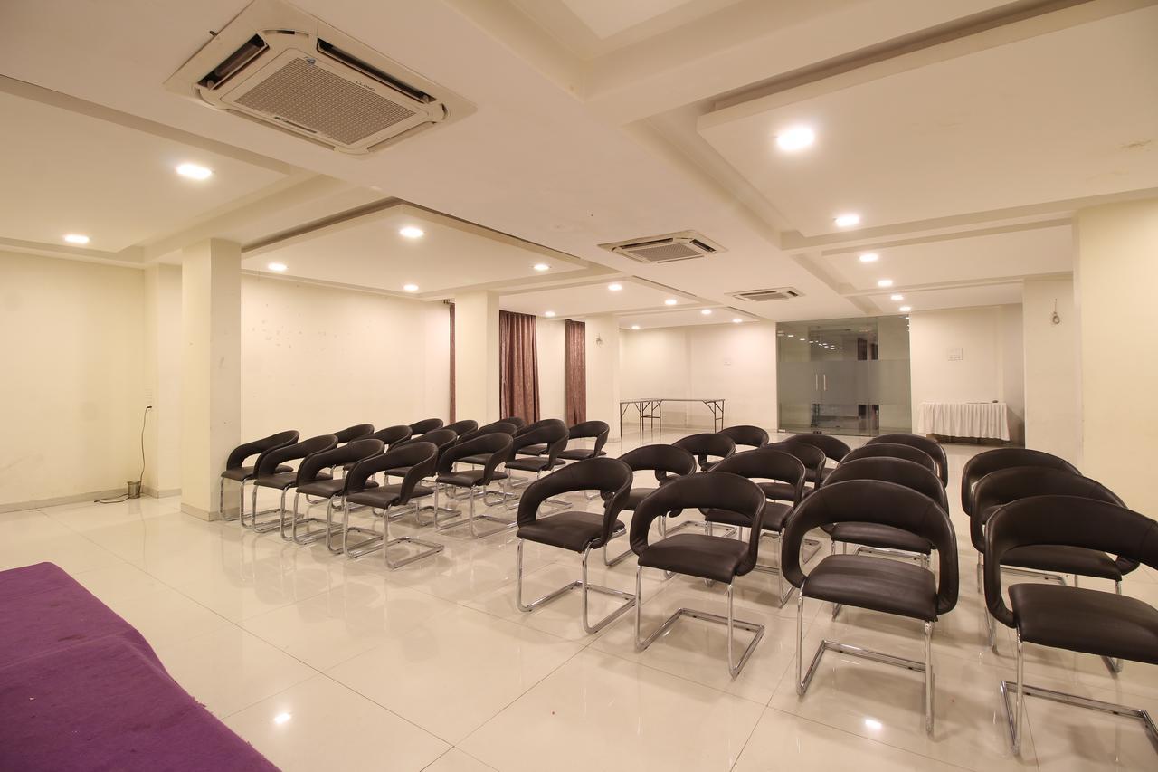 Hotel Executive Silver Inn Aurangābād Extérieur photo