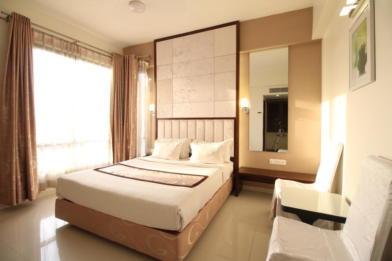 Hotel Executive Silver Inn Aurangābād Extérieur photo