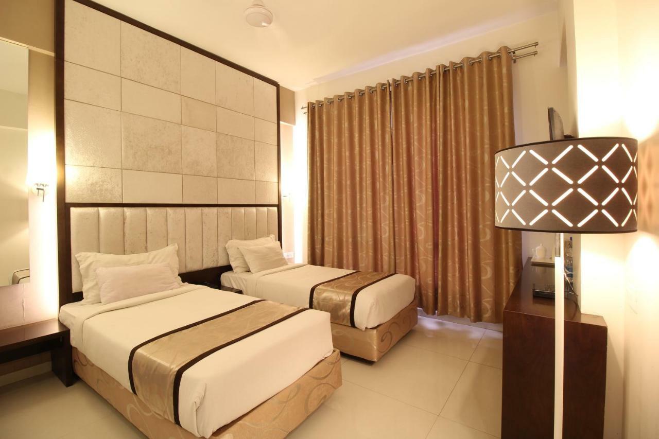 Hotel Executive Silver Inn Aurangābād Extérieur photo